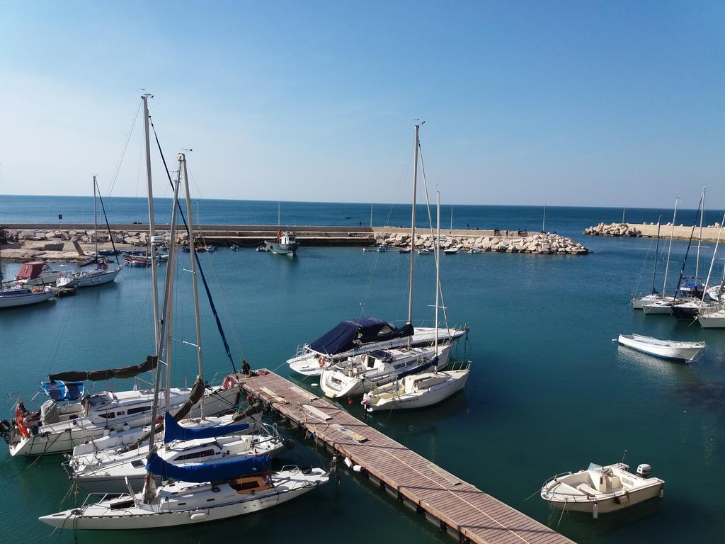 Il Da Vinci Casa Vacanze Giovinazzo Bagian luar foto