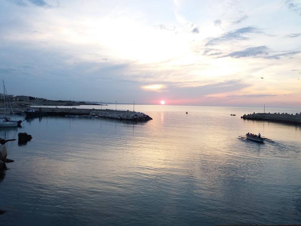 Il Da Vinci Casa Vacanze Giovinazzo Bagian luar foto